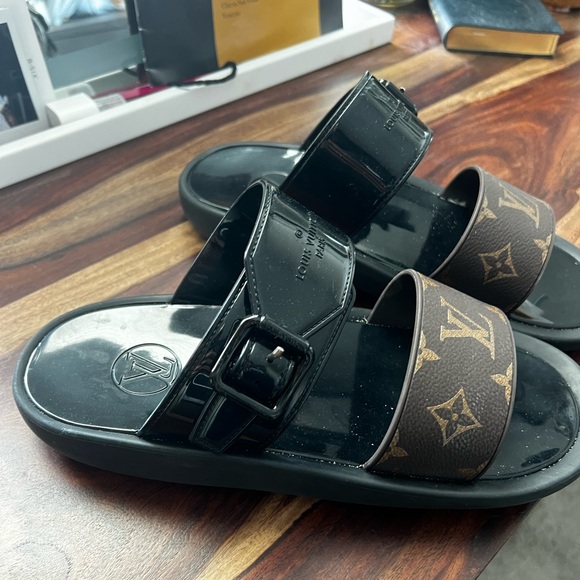 Louis Vuitton Sandals - Picture 2 of 5